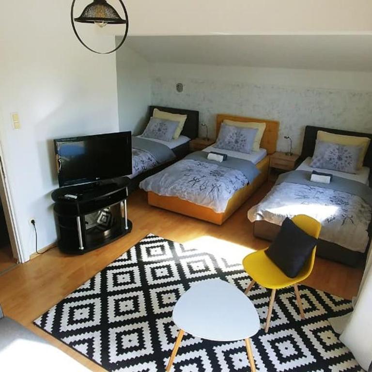 Guesthouse Una 1 Bihac - Three-Bedroom Apartment - 9