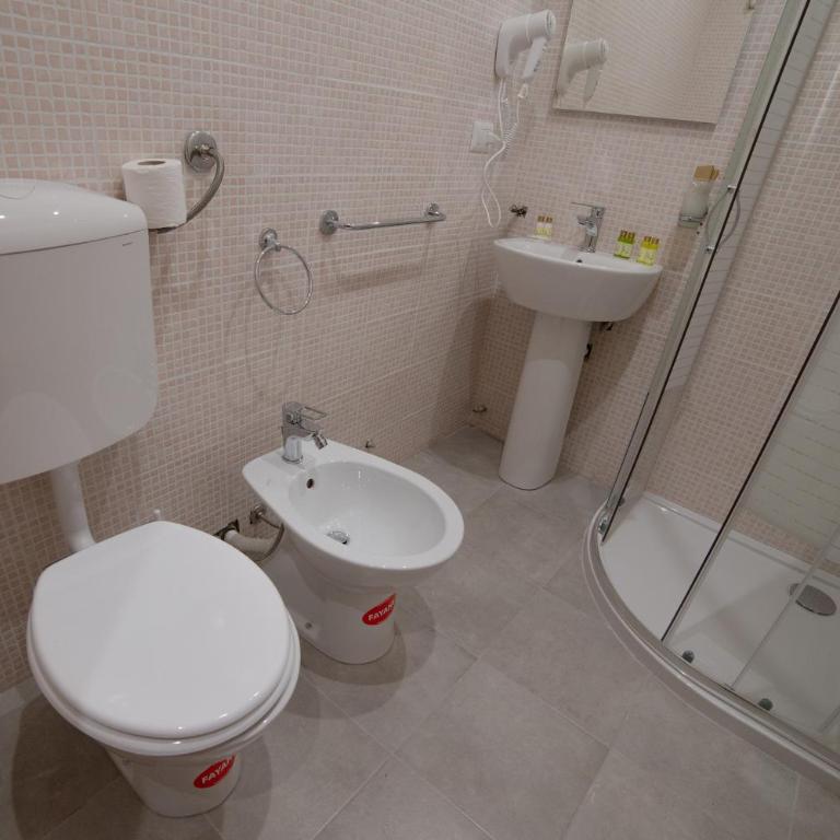 Hotel Moderno - Camera Doppia con Letti Singoli - 4