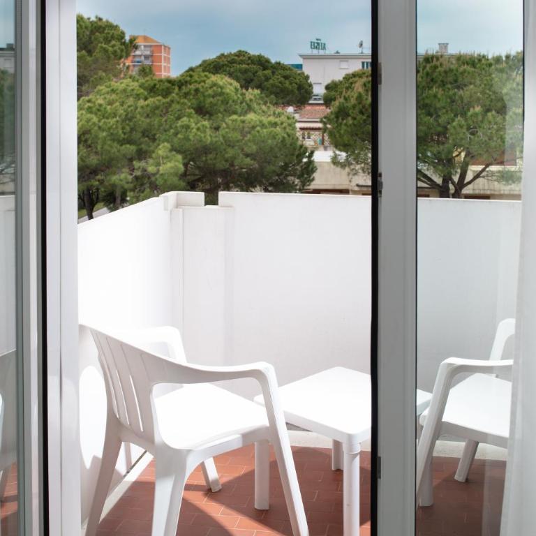 Hotel Ambassador Meuble - Double or Twin Room with Balcony - 1