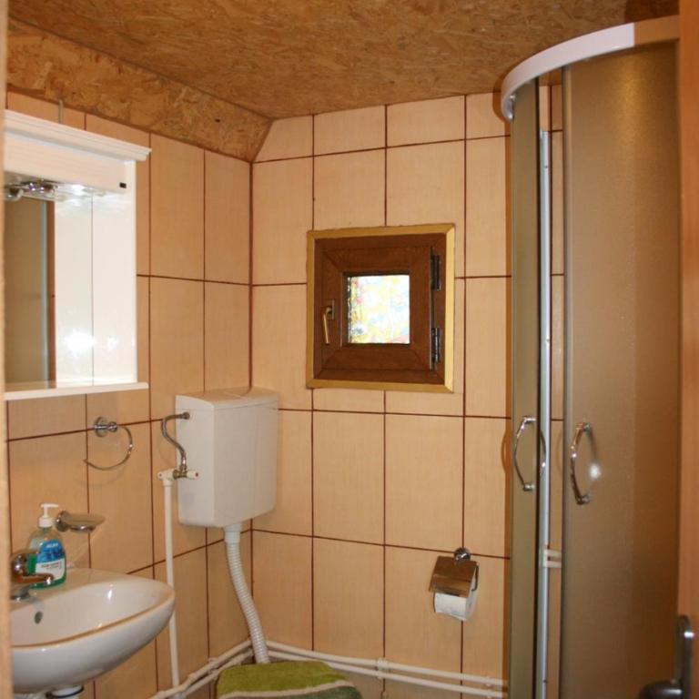 Family Farm Bungalow - One-Bedroom Bungalow - 8