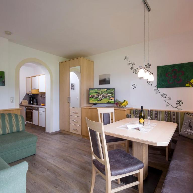 Appartement Christina - Comfort Apartment mit 1 Schlafzimmer und Balkon - 1