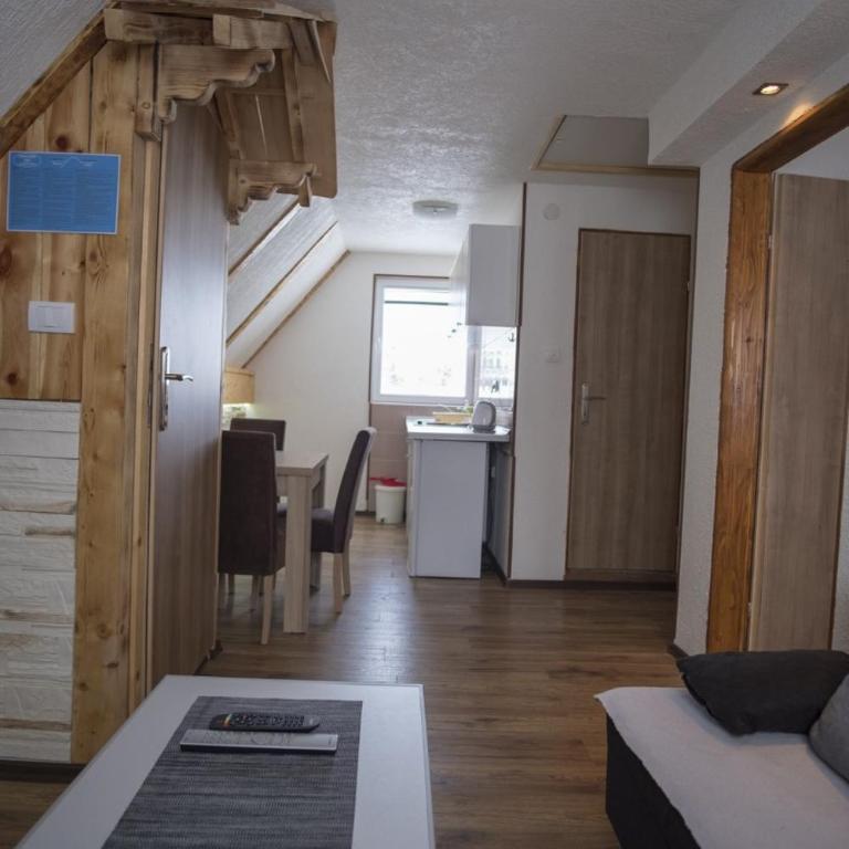 Durmitorske zore - Two-Bedroom Apartment - 11