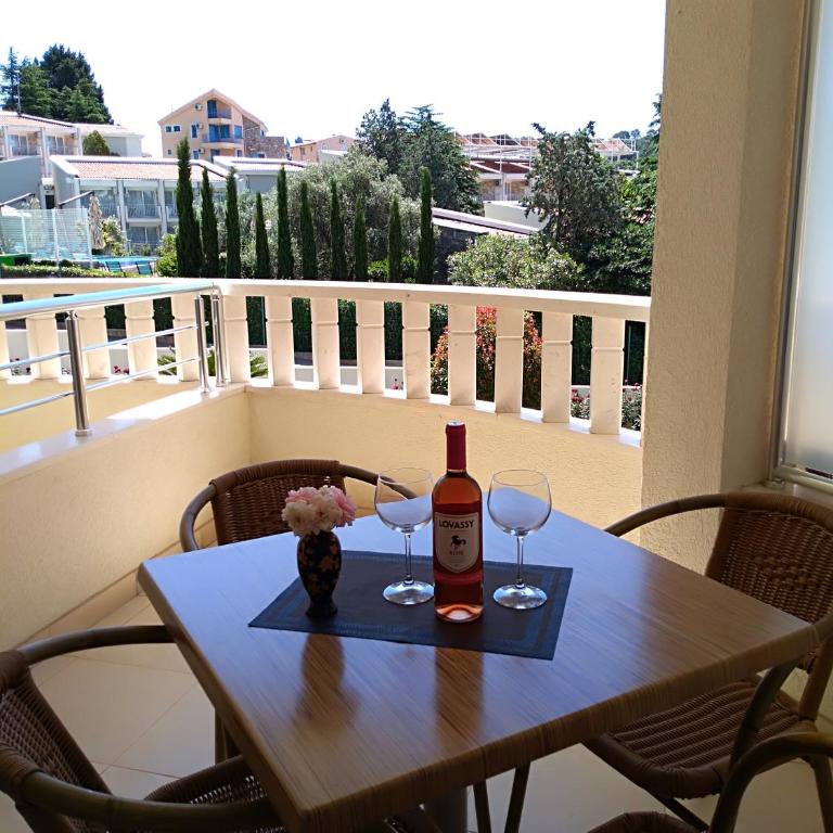 Vila V Lux Apartments - Two-Bedroom Apartment with Partial Sea View - 6