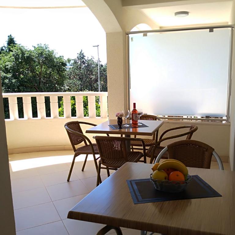 Vila V Lux Apartments - Two-Bedroom Apartment with Partial Sea View - 4