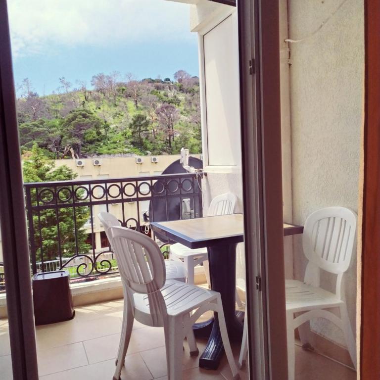 Stan u centru Sutomora - Apartman sa 1 Spavaćom Sobom - 1