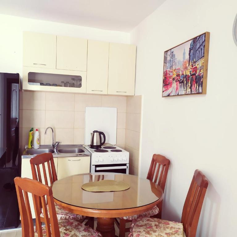 Stan u centru Sutomora - Apartman sa 1 Spavaćom Sobom - 4
