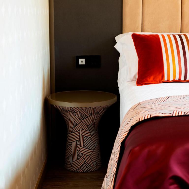Amadomus Luxury Suites - Camera Matrimoniale Deluxe - 5