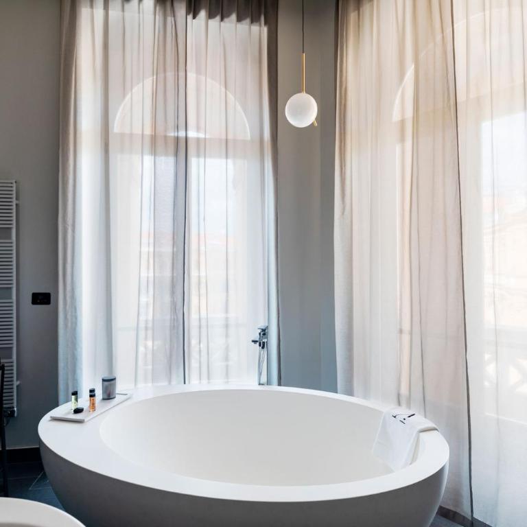 Amadomus Luxury Suites - Junior Suite - 4