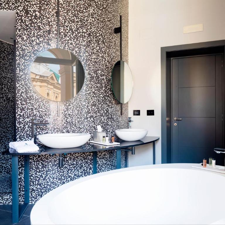 Amadomus Luxury Suites - Junior Suite - 3