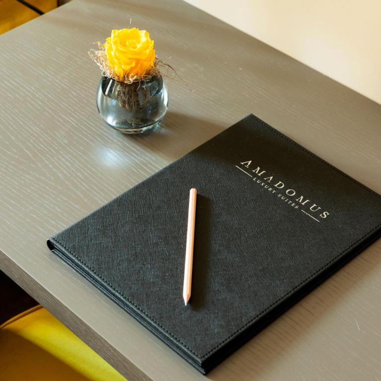 Amadomus Luxury Suites - Camera Familiare Deluxe - 2