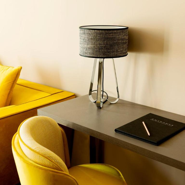 Amadomus Luxury Suites - Camera Familiare Deluxe - 5
