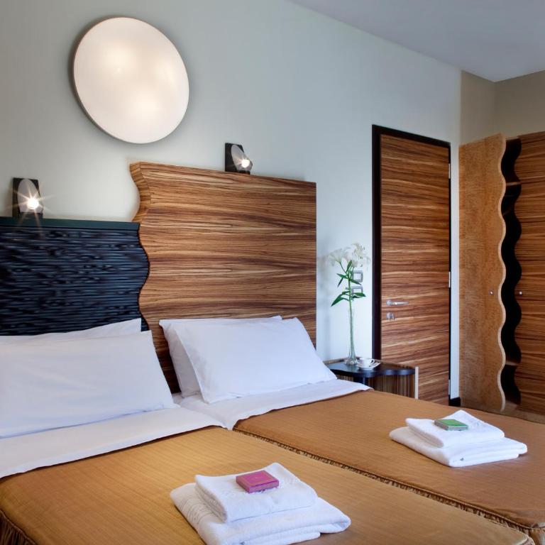 Hotel Villa Giulia - Deluxe Double or Twin Room with Pool Access - Dependance - 1