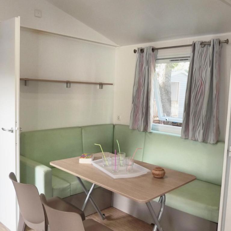 Camping La Bergerie Plage - Mobile Home - 1
