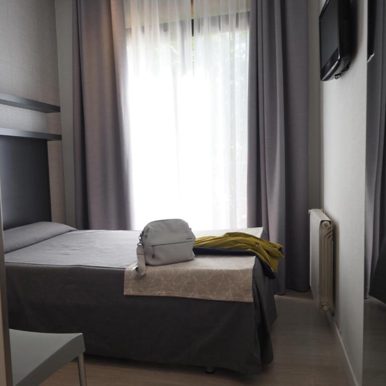 Hostal Benidorm - Single Room with View - 5