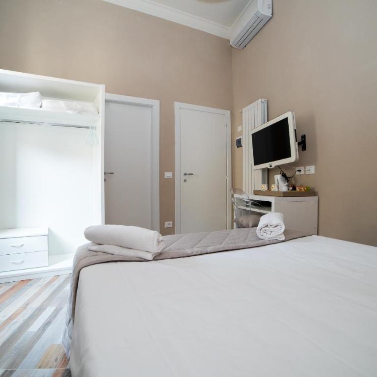 D'HOME FLORENCE - Camera Deluxe Matrimoniale/Doppia con Letti Singoli con Vista Città - 8