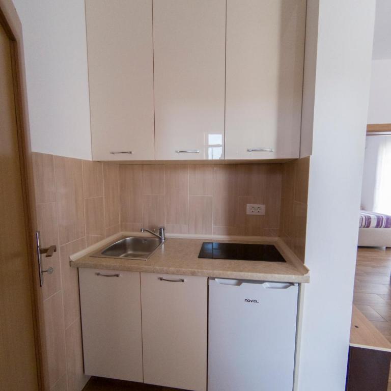 Queen Apartments & Rooms - Two-Bedroom Apartment - 3