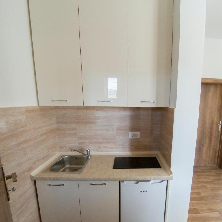 Queen Apartments & Rooms - Studio Apartment with Sea View - 7