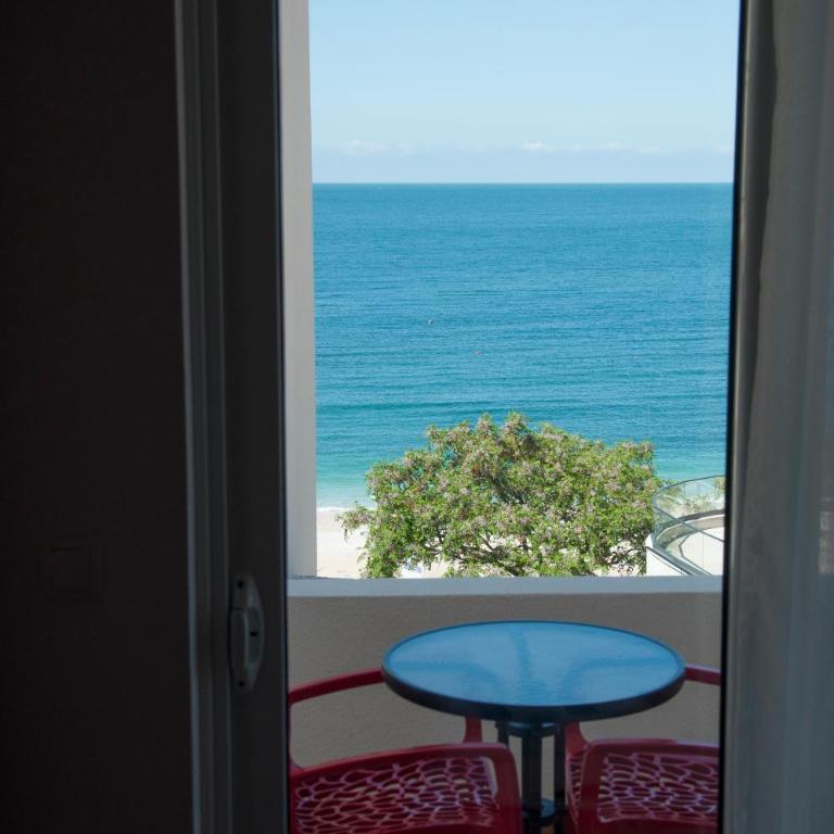 Queen Apartments & Rooms - Deluxe Double Room - 11
