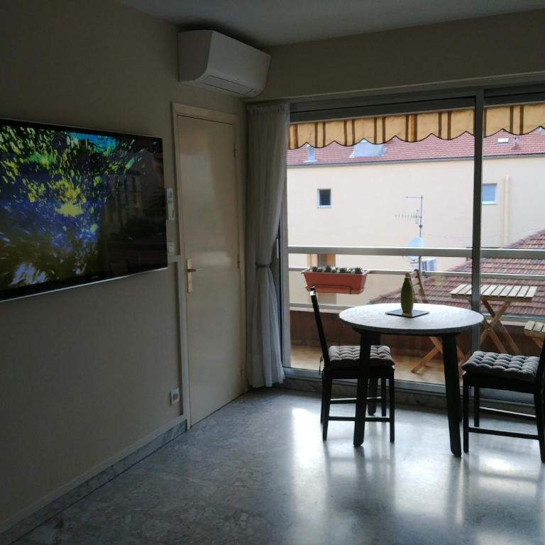 Studio avec Parking Privé au Cœur de la Ville - Appartement 1 Chambre - 8