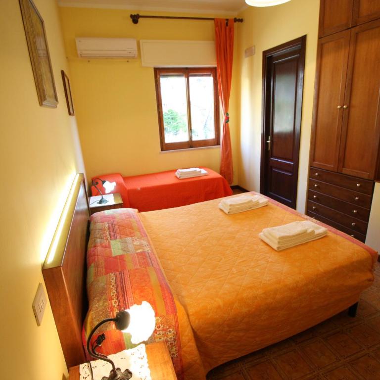 B&B Villa Rosa - Camera Tripla Comfort - 3