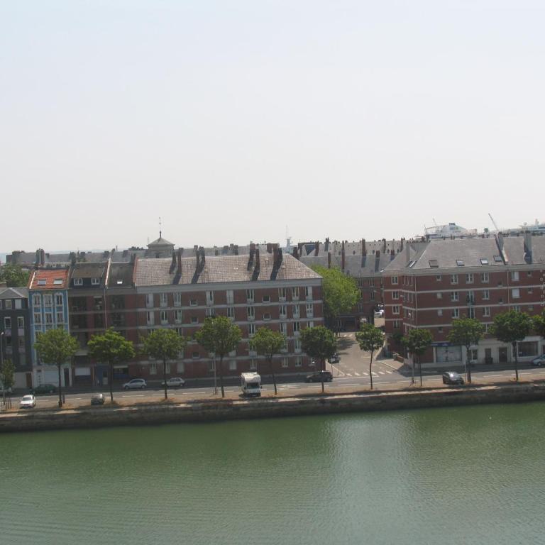 Escale Quai George V avec terrasse et parking semi privatif - Superior Studio - 24