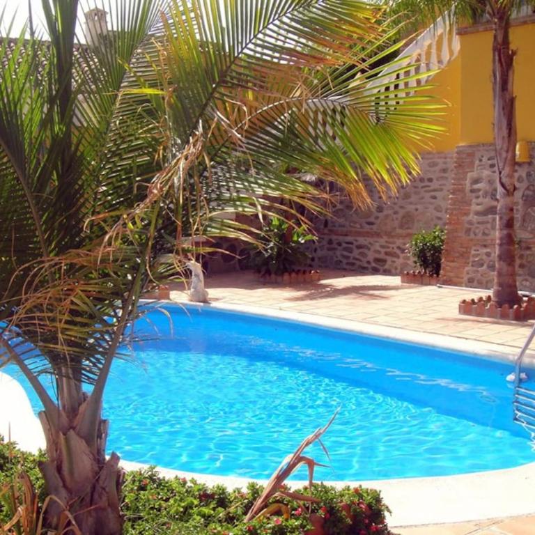 CHALET CON PISCINAS Y VISTAS DE ENSUEÑO - Casa de 5 dormitorios - 12