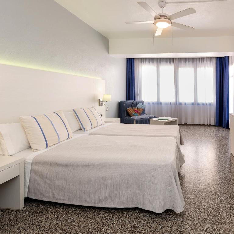 Hostal Pitiusa - Habitación Doble con baño privado - 2 camas - 8