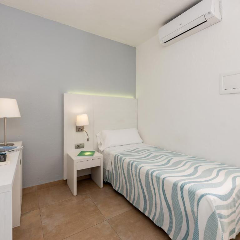 Hostal Pitiusa - Habitación Individual con baño privado - 2