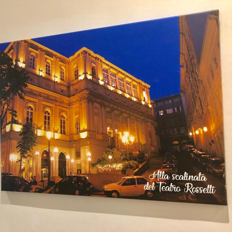Alla Scalinata del Teatro Rossetti in viale XX Settembre parcheggio - Casa con 2 Camere da Letto - 44