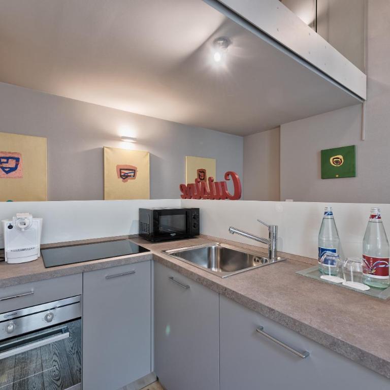 Palazzo Del Carretto-Art Apartments and Guesthouse - Apartment with Garden View - 14