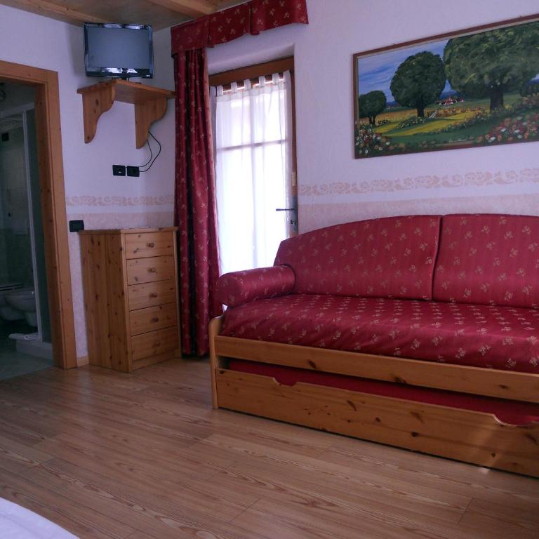 Hotel Garnì Salvanel - Vierbettzimmer mit Balkon - 14