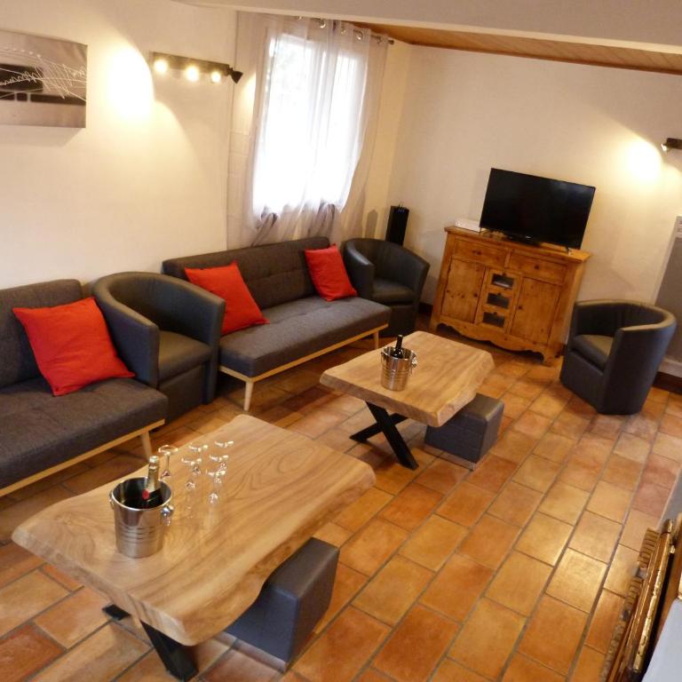 Grand Gîte Saint-Lary centre pour 15 pers. pouvant accueillir jusqu’à 17 pers. - Maison 7 Chambres - 5
