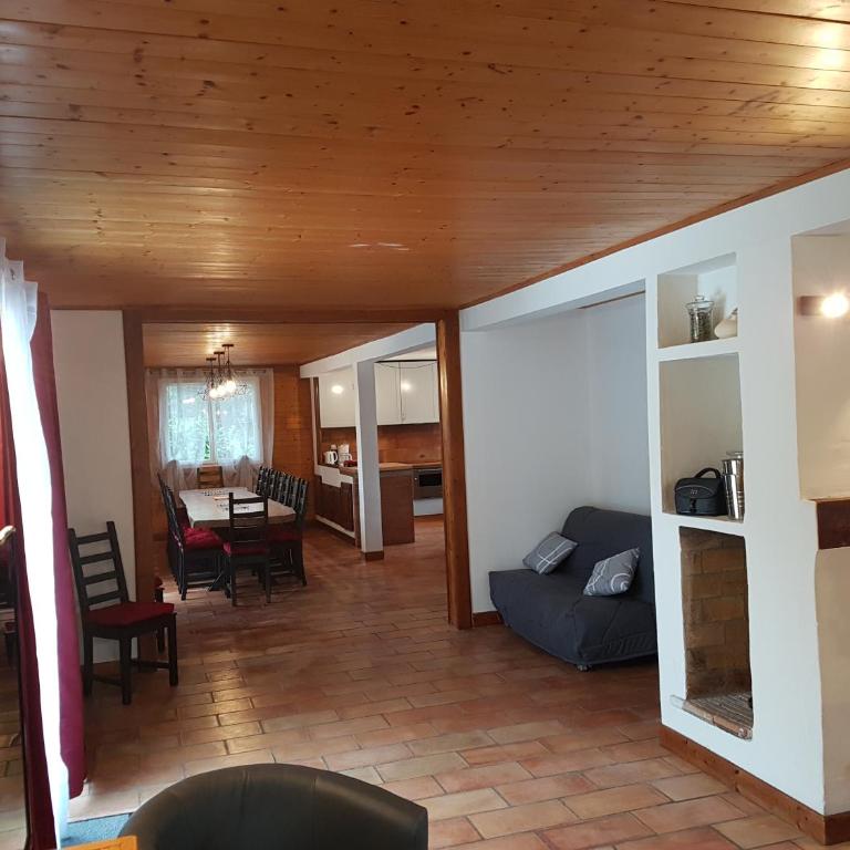 Grand Gîte Saint-Lary centre pour 15 pers. pouvant accueillir jusqu’à 17 pers. - Maison 7 Chambres - 10