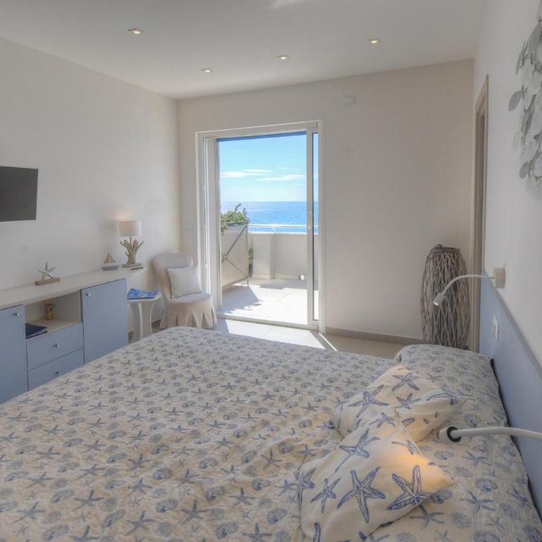 Vela d’Oro - Deluxe Double Room with Balcony and Sea View - 31