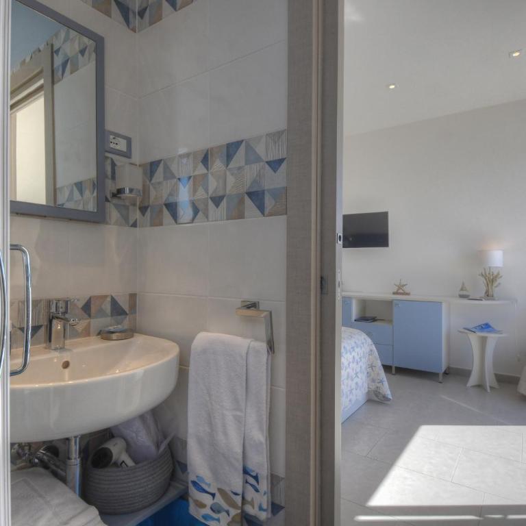 Vela d’Oro - Deluxe Double Room with Balcony and Sea View - 30