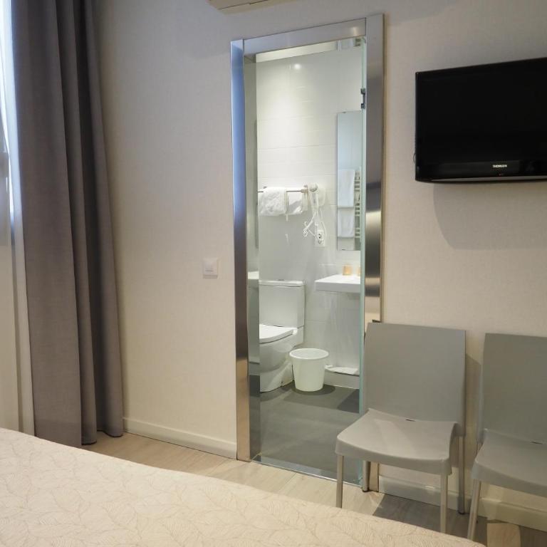 Hostal Benidorm - Triple Room - 8