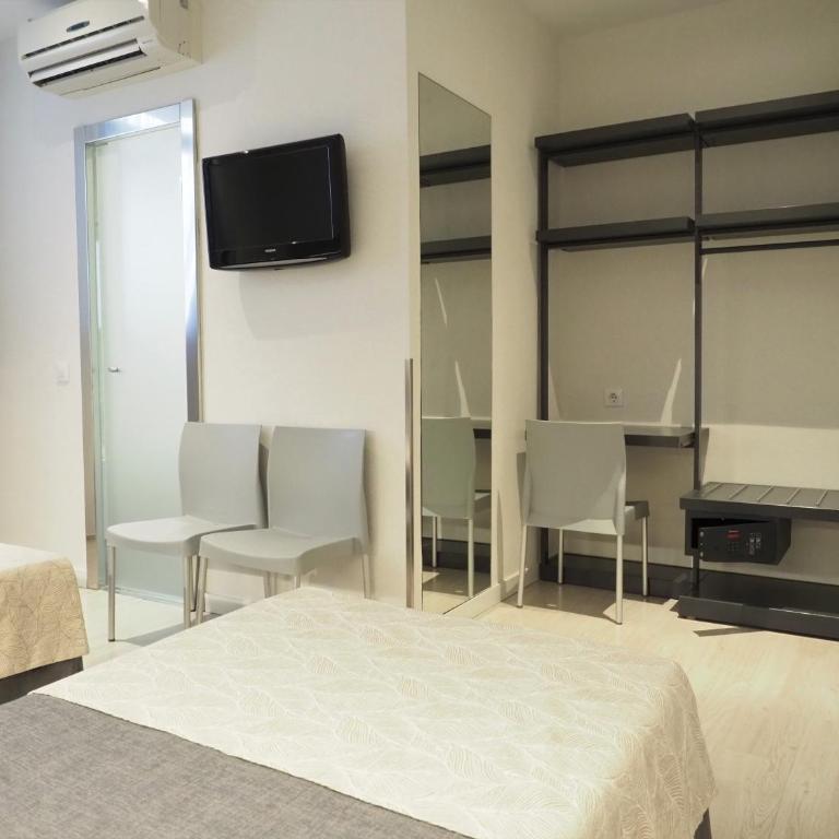Hostal Benidorm - Triple Room - 6