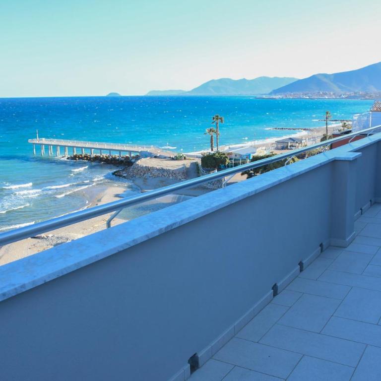 Vela d’Oro - Deluxe Double Room with Balcony and Sea View - 1