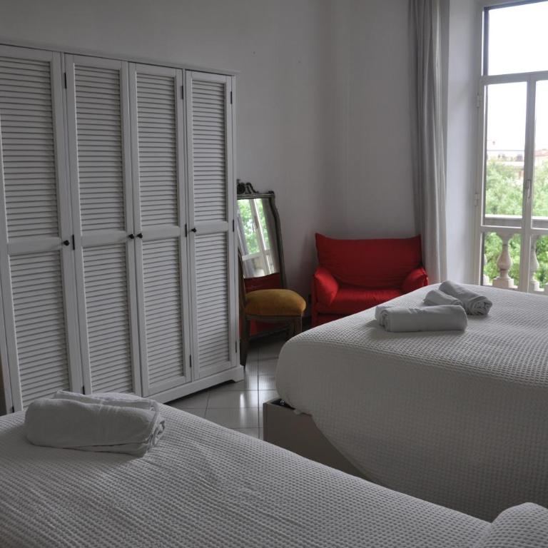 Interno 7 - Camera Tripla con Bagno in Comune - 5