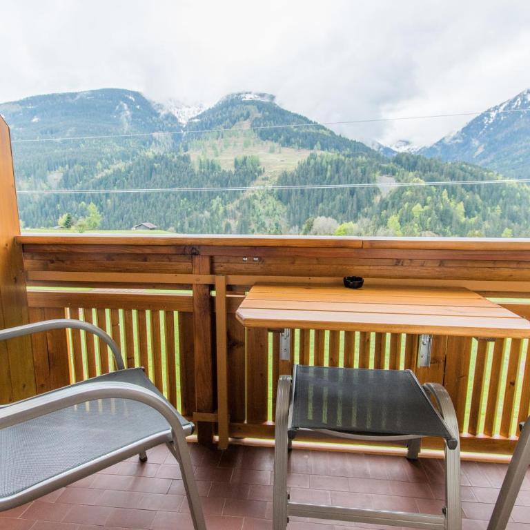 Haus Guggenberger - Doppelzimmer mit Balkon und Bergblick - 14