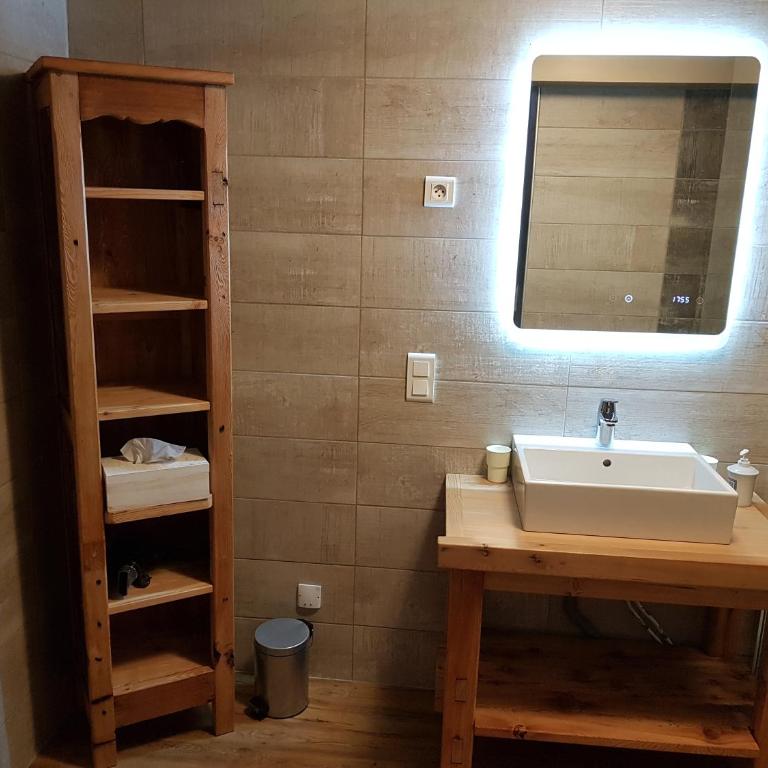 La Girandole Chambre d'hôtes et Location d'appartement - Chambre Double avec Balcon - 7