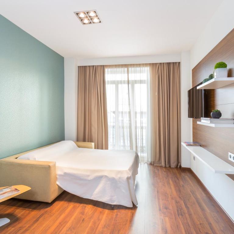 Center City Flats - Standard Double Room (4 Adults + 2 Child) - 5