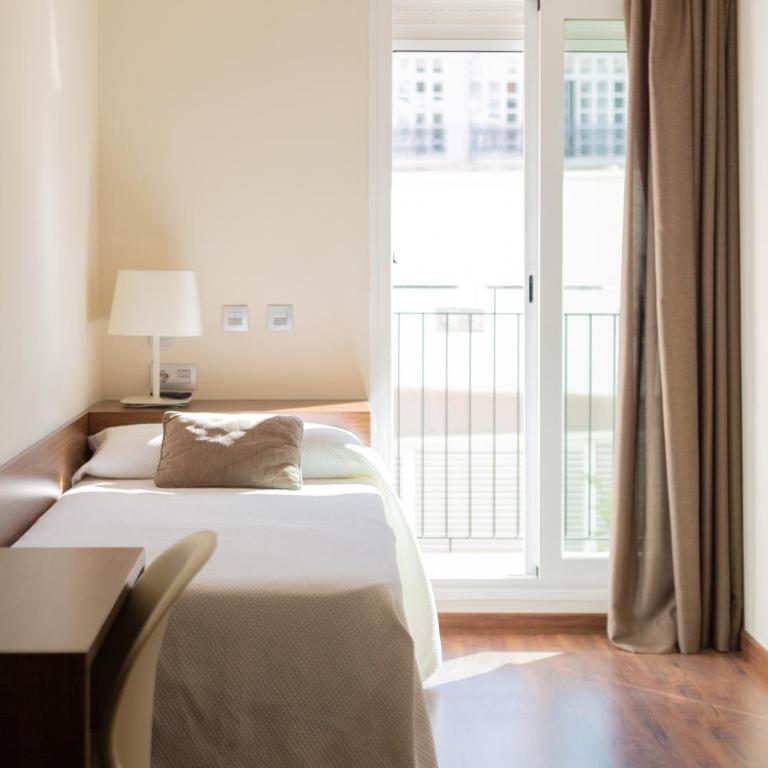 Center City Flats - Standard Double Room (4 Adults + 2 Child) - 9