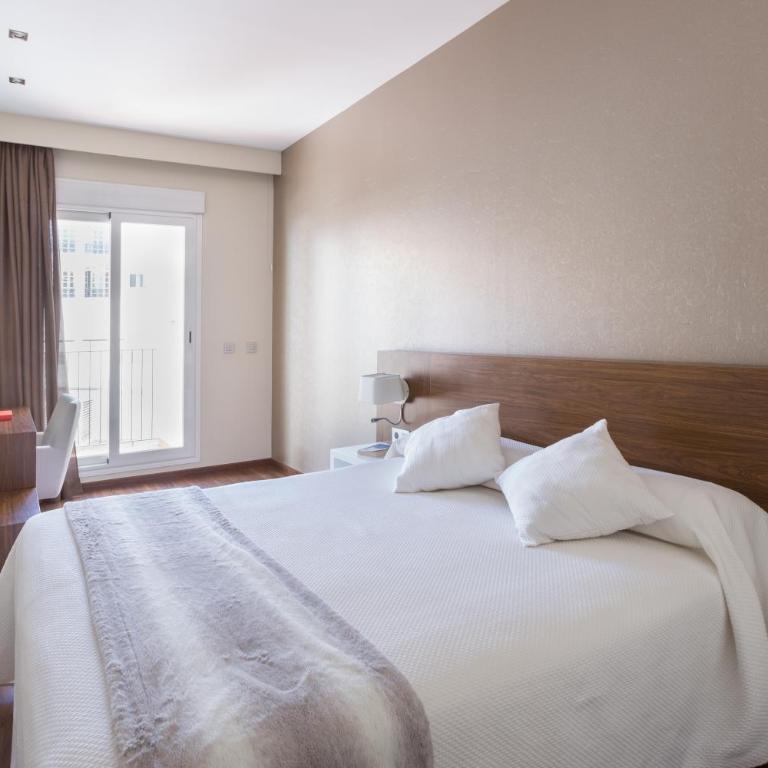 Center City Flats - Standard Double Room (4 Adults + 2 Child) - 4