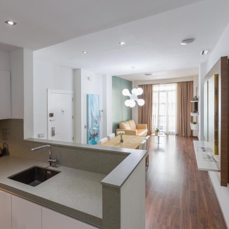 Center City Flats - Standard Double Room (4 Adults + 2 Child) - 2
