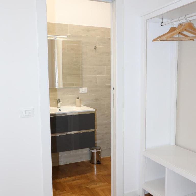 Unique luxury apartment and rooms - Camera Matrimoniale Deluxe - 9