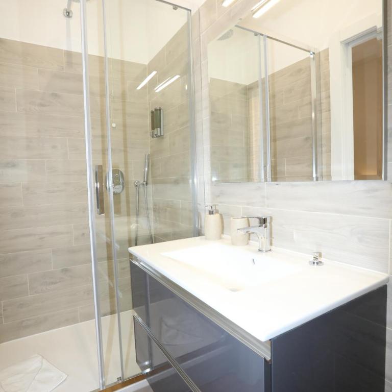Unique luxury apartment and rooms - Camera Matrimoniale Deluxe - 12