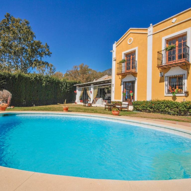 Villa CaraVane - Habitación Doble Deluxe con balcón y vistas a la piscina - 1