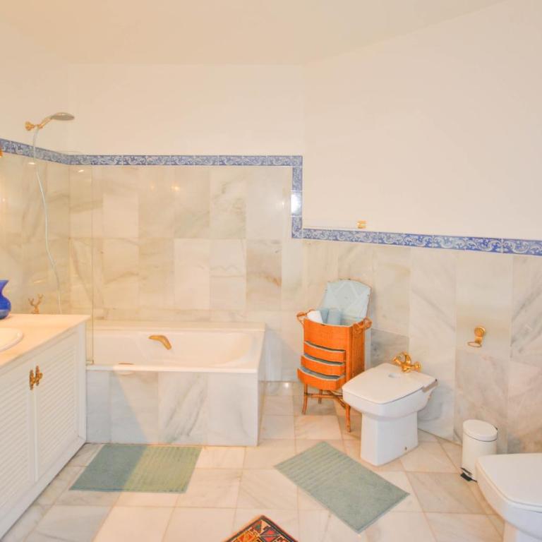 Villa CaraVane - Habitación Doble Deluxe con balcón y vistas a la piscina - 8