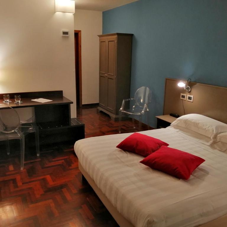 Locanda Giustini - Camera Tripla Standard - 5